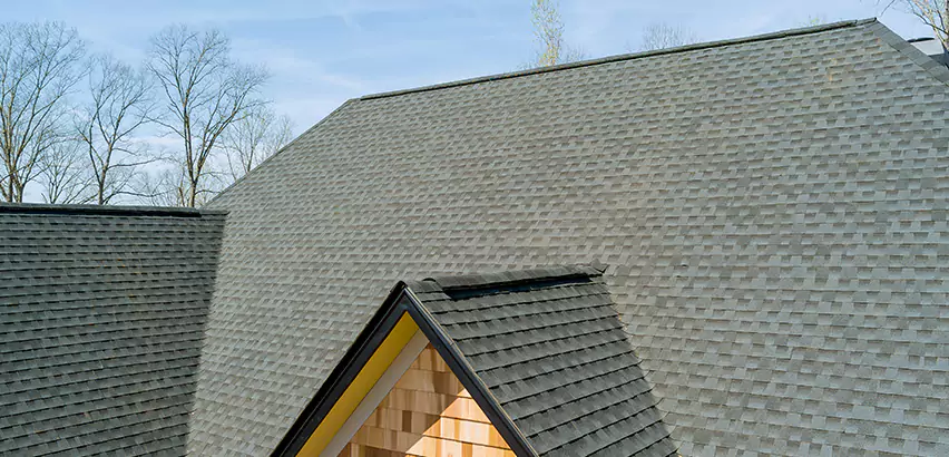 Replacing Vinyl Siding With Cedar Shingles in Schaumburg