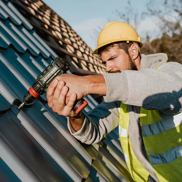 Why Schaumburg Homeowners Choose Schaumburg Roofing Pro for Steel Roof Repair Service?